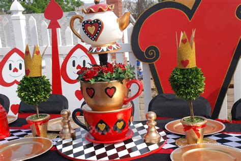 queen of hearts theme